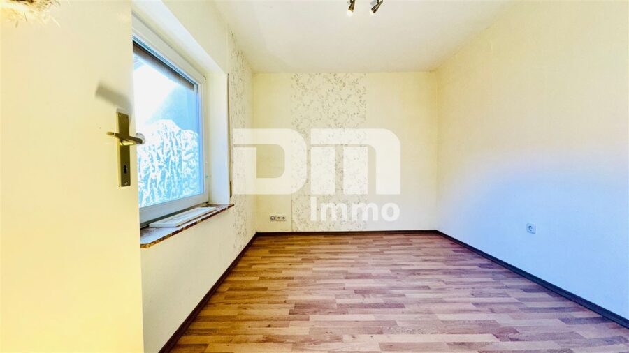 (R)eserviert!Stilvoll modernisiertes Einfamilienhaus mit Garage + Nebengebäude und Terrasse - OG Schlafzimmer 1